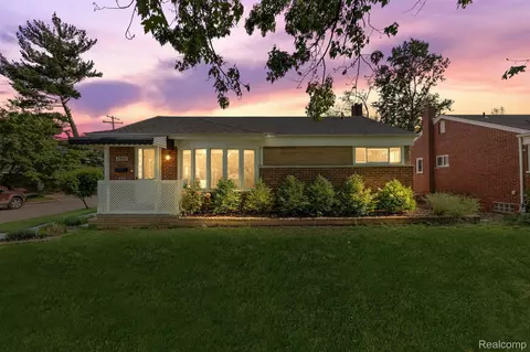 26911 Dover, Redford, MI 48239
