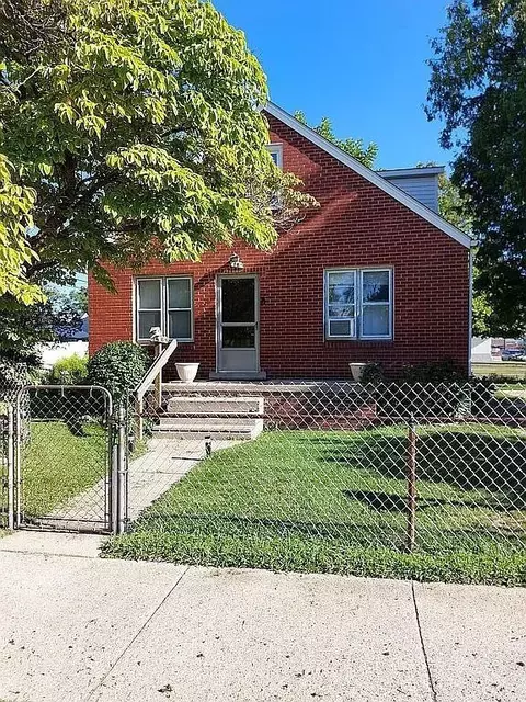 18 W Harry Ave, Hazel Park, MI 48030