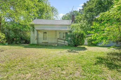 19777 Gudith Rd, Brownstown, MI 48183