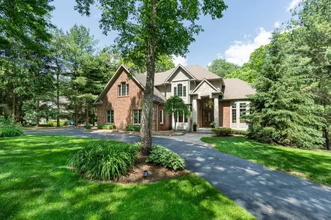 9388 Lake Ridge Dr, Springfield, MI 48348