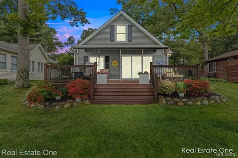 1931 E Hess Lake Dr, Newaygo, MI 49337