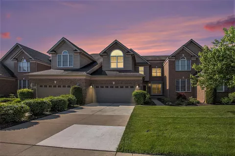 44713 Broadmoor Cir N #128, Northville, MI 48168