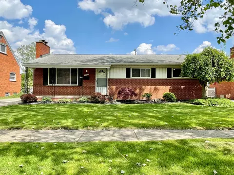 7760 Donna St, Westland, MI 48185