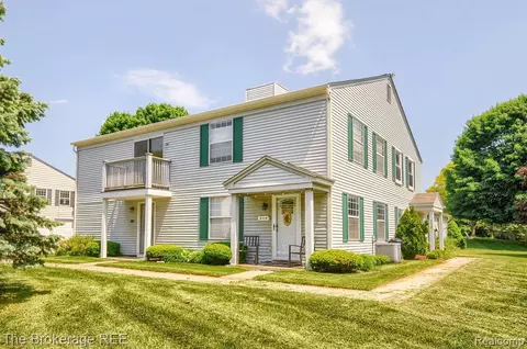 3115 Sunnyside Ct, Lake Orion, MI 48360