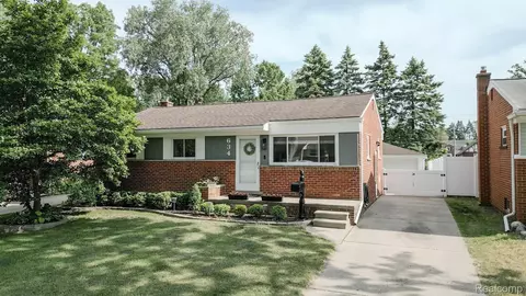 634 Lerner Ave, Clawson, MI 48017