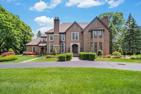 452 Thetford Ln, Bloomfield Hills, MI 48304
