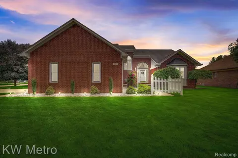 19226 Calypso Dr, Macomb, MI 48044 photo 1