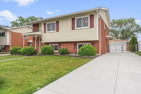 14127 Navarre St, Gibraltar, MI 48173