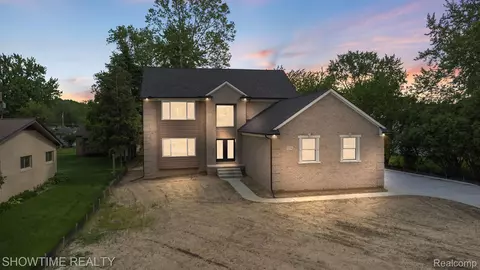 12134 19 Mile Rd, Sterling Heights, MI 48313