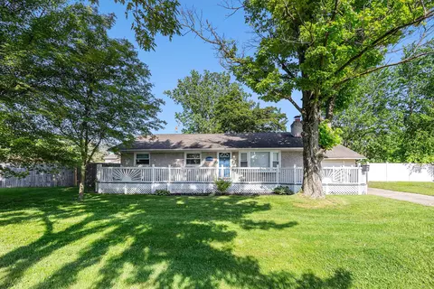 1613 Pennsylvania Ave, Marysville, MI 48040