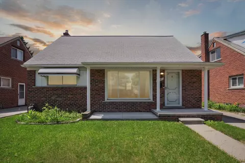 6141 Arcola St, Garden City, MI 48135