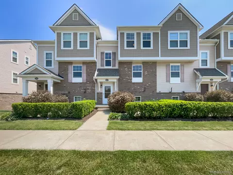 242 Center Blvd, Wixom, MI 48393