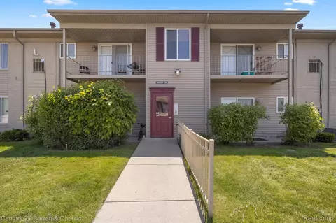 10021 Allen Pointe Dr 83 5 Dr #83, Allen Park, MI 48101