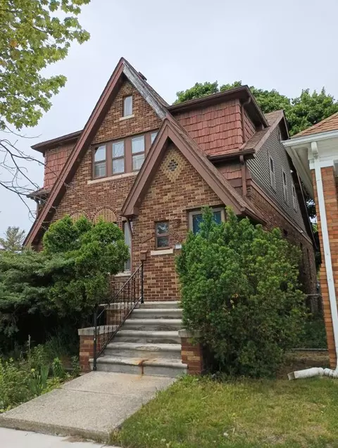 5021 Caniff St, Hamtramck, MI 48212