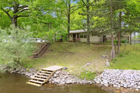 2671 Indian Trl, Sylvan, MI 49631