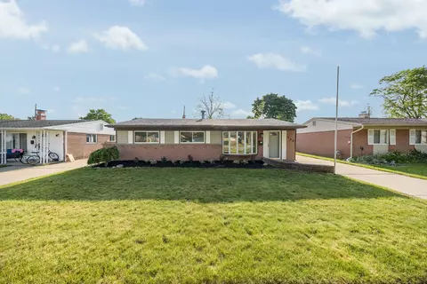 706 Van Lawn St, Westland, MI 48186