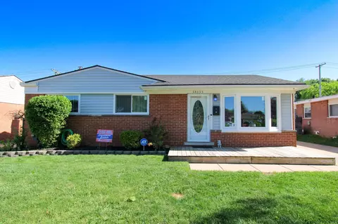 34035 Birchwood St, Westland, MI 48186