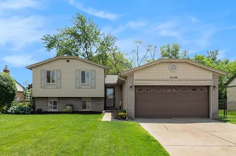 35348 Connecticut Dr, Sterling Heights, MI 48310