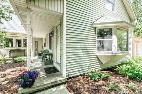 5493 State Rd, Fort Gratiot, MI 48059