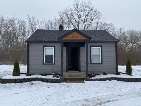 21345 S Cass St, Farmington Hills, MI 48335