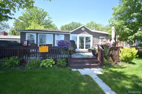 9624 Winston Rd, Dexter, MI 48169