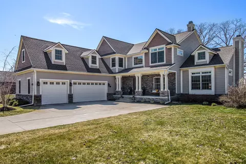 224 W Auburn Trl, Brighton, MI 48114