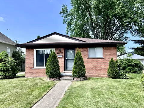26585 Palmer Blvd, Madison Heights, MI 48071