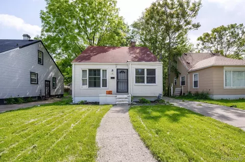 7498 Rutland St, Detroit, MI 48228