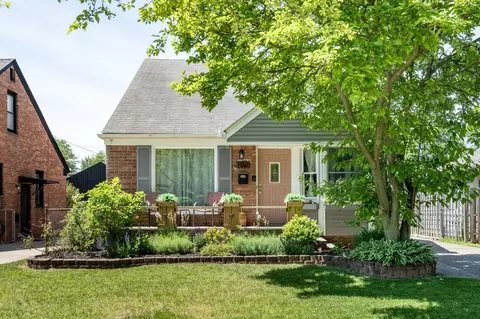 700 S Minerva Ave, Royal Oak, MI 48067
