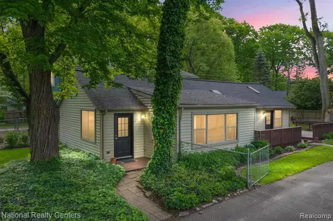 330 Beachway St, Whitmore Lake, MI 48189
