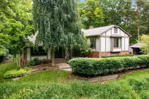 6154 Sundance Trl, Genoa, MI 48116