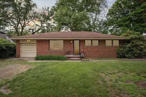 9243 Hix Rd, Livonia, MI 48150