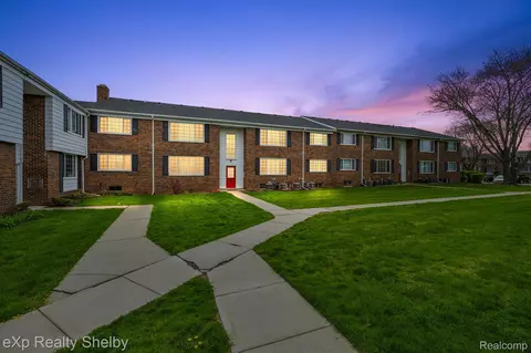 25340 Shiawassee Cir UNIT 206, Southfield, MI 48033