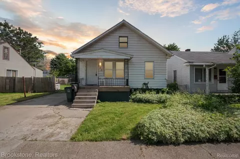65 W Hayes Ave, Hazel Park, MI 48030