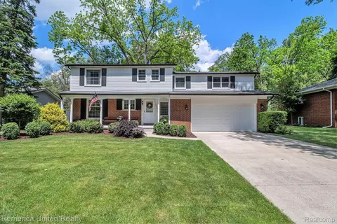 34054 Burton Ln, Livonia, MI 48154