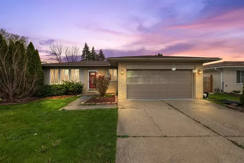 2154 Logan Dr, Sterling Heights, MI 48310