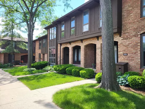 1086 Greenhills Dr, Ann Arbor, MI 48105