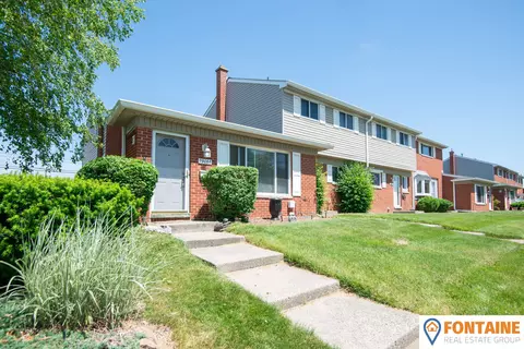 29066 Ann Arbor Trl, Westland, MI 48185