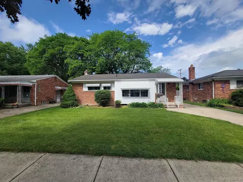18703 Macarthur, Redford, MI 48240