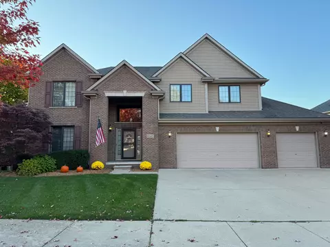 8345 Vista Ln, Westland, MI 48185