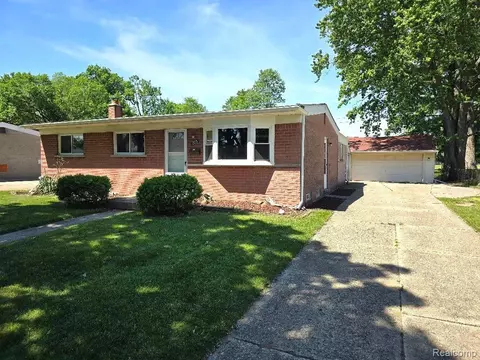 205 N Hawthorne St, Westland, MI 48185