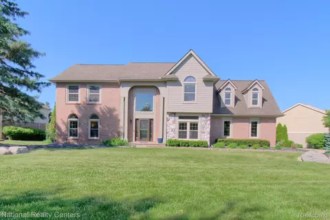 24418 Holyoke Ln, Novi, MI 48374