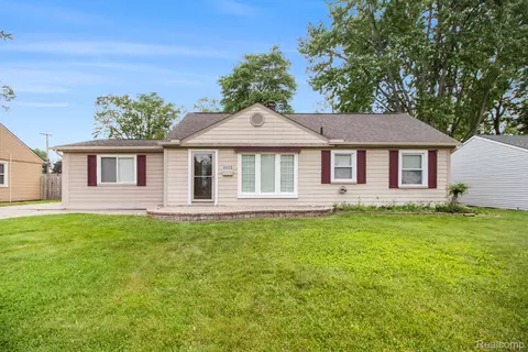 15173 Melrose St, Livonia, MI 48154
