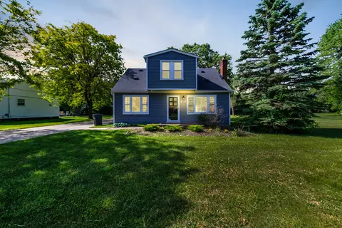 2862 Dashwood Dr, Troy, MI 48083