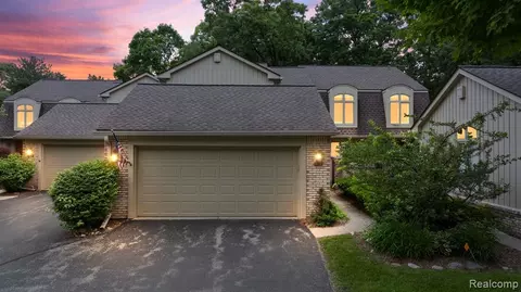 1137 Timberview Trl #108, Bloomfield Hills, MI 48304