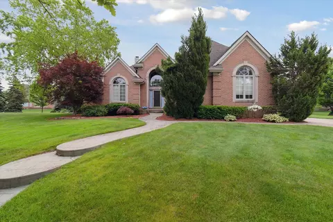 220 Alexandria Crt Ct, Canton, MI 48188