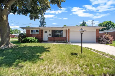 8840 Georgia St, Livonia, MI 48150