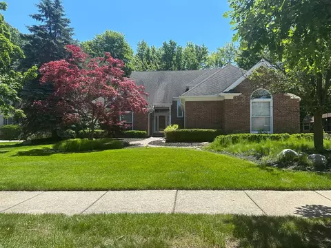 21904 W Chase Dr N, Novi, MI 48375