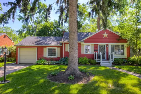 23086 Floral St, Farmington, MI 48336
