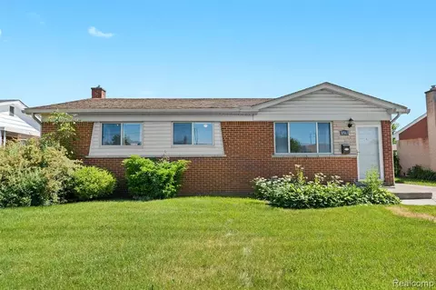 10563 N Oak Dr, Ferndale, MI 48220